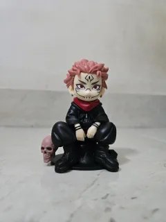 Jujutsu Kaisen Ryomen Sukuna Sitting Figure – King of Curses Chibi Statue with Skull Base